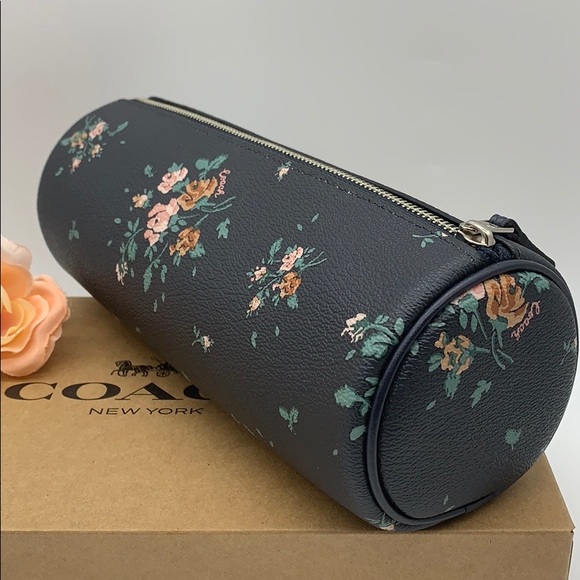 COACH MAKEUP BRUSH HOLDER WITH ROSE BOUQUET PRINT - Picture 1 of 12